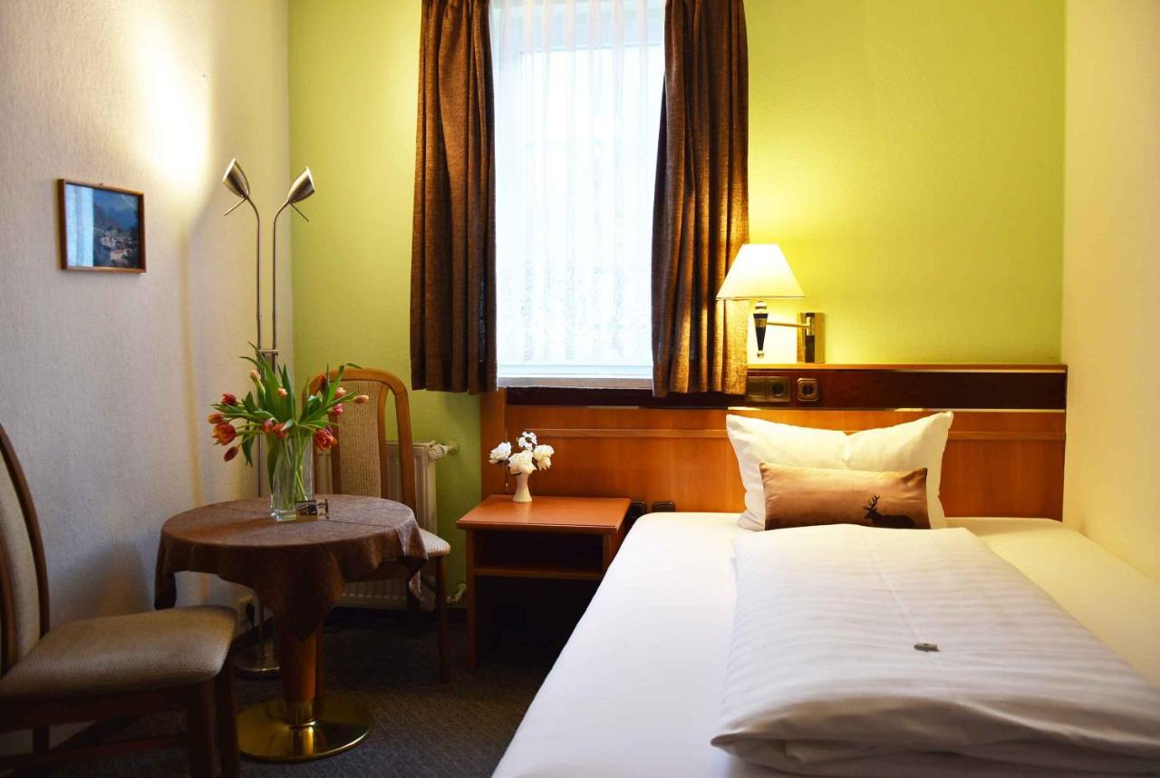 Landhotel Zum Hirsch Unterweissbach Esterno foto